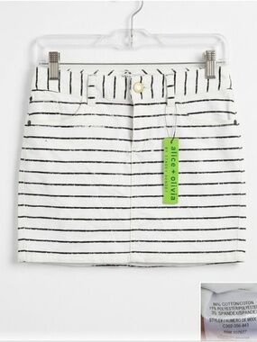 NWT ALICE + OLIVIA | BY STACEY BENDET Distressed Stripe Jean Skirt White Sz 4